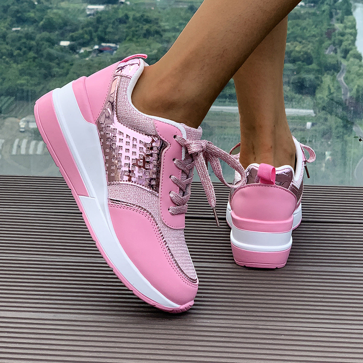Damen Sportliche Sneakers mit modischem Metallic-Design und atmungsaktiven Einsätzen R&B