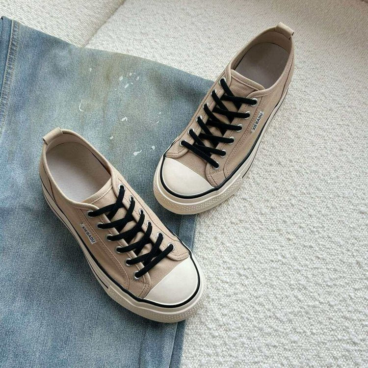 Damen modische Canvas-Sneaker mit kontrastierenden Schnürsenkeln und leichtem Sohlenprofil R&B