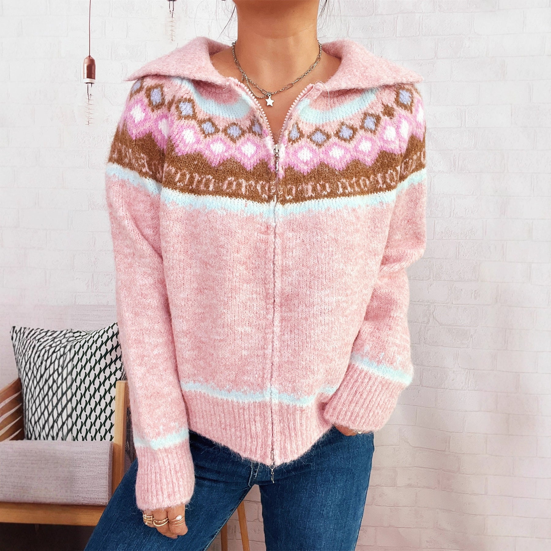 Damen Strickjacke mit buntem Muster und hochwertigem Reißverschluss R&B