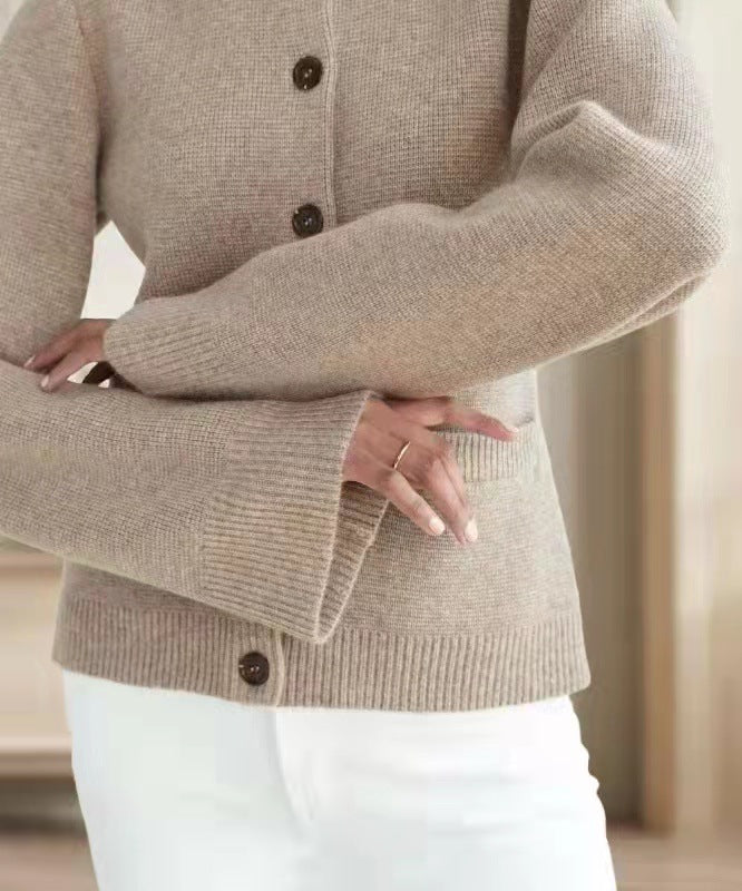 R&B | Stylische Strickjacke mit Knöpfen