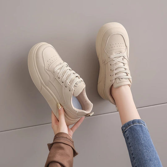 Damen Trendige Plattform-Sneaker mit bequemer Dämpfung und modischem Design R&B