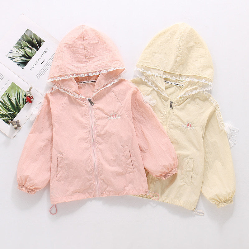 Damen nan leichte Kapuzenjacke mit Spitzenbesatz und niedlicher Stickerei R&B