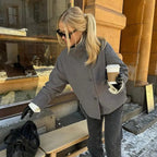 Damen modische Kurzjacke mit hohem Kragen und Knopfverschluss R&B