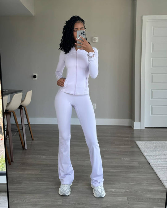 Damen Sportliches Fitness-Outfit mit enganliegendem Langarm-Oberteil und weiten Sporthosen R&B