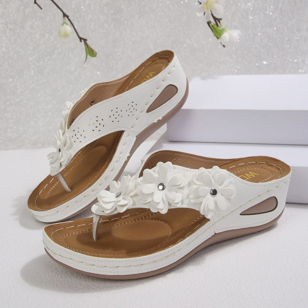 Damen Blumengezierte Zehentrenner-Sandalen mit ergonomischem Fußbett R&B