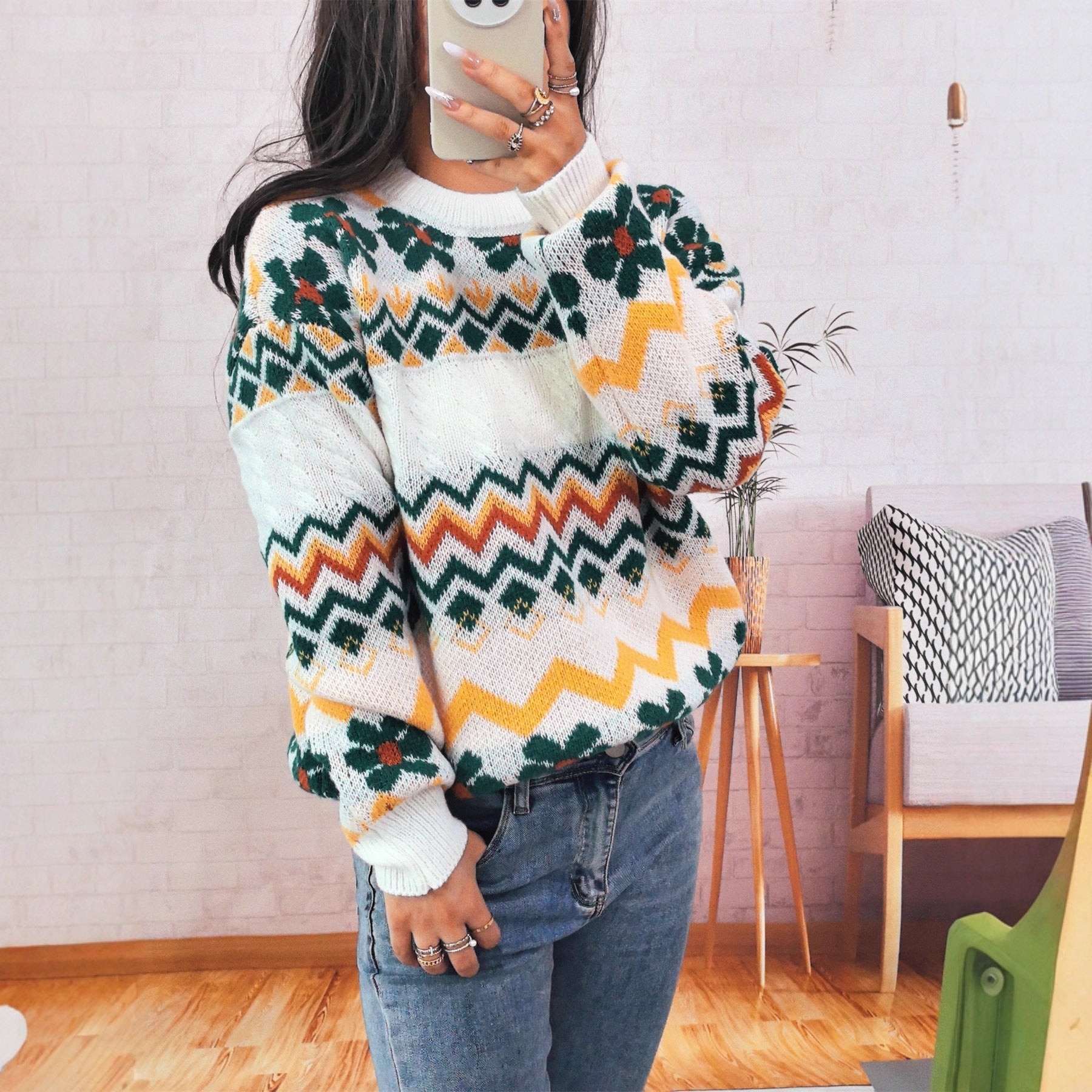 Damen Grobstrickpullover mit buntem Zickzackmuster und floralen Akzenten R&B