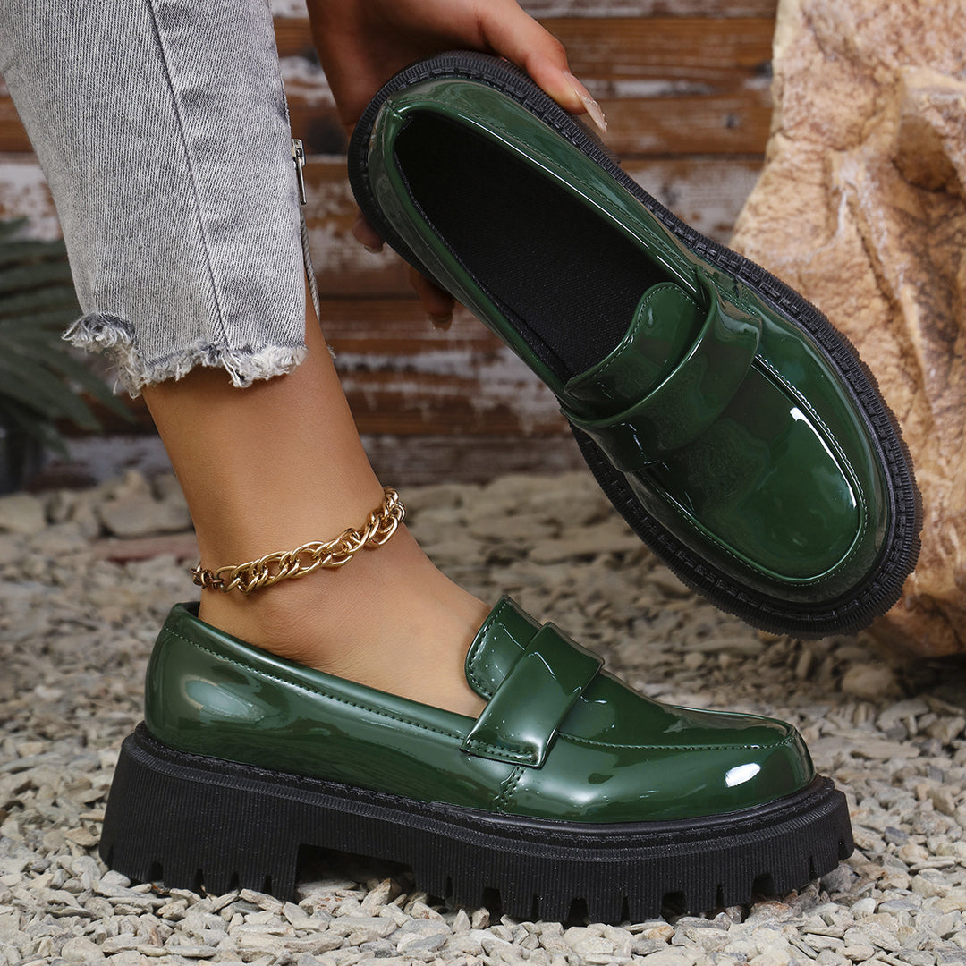 Damen modische Slip-On Loafers mit robustem Profil und glänzendem Finish R&B