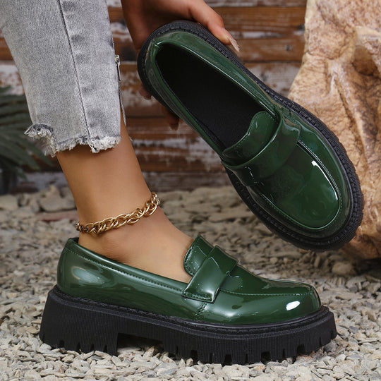 Damen modische Slip-On Loafers mit robustem Profil und glänzendem Finish R&B