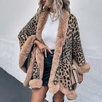 Damen kuscheliger Poncho mit luxuriösem Kunstfellbesatz und Leopardenmuster