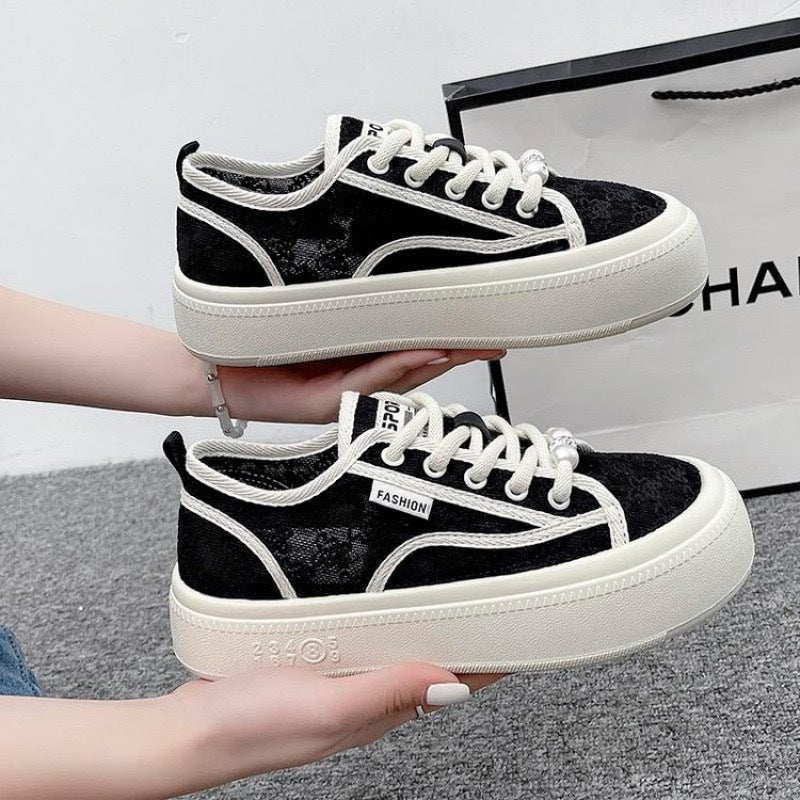 Damen Sportliche Sneakers mit modischem Design und stylischen Akzenten