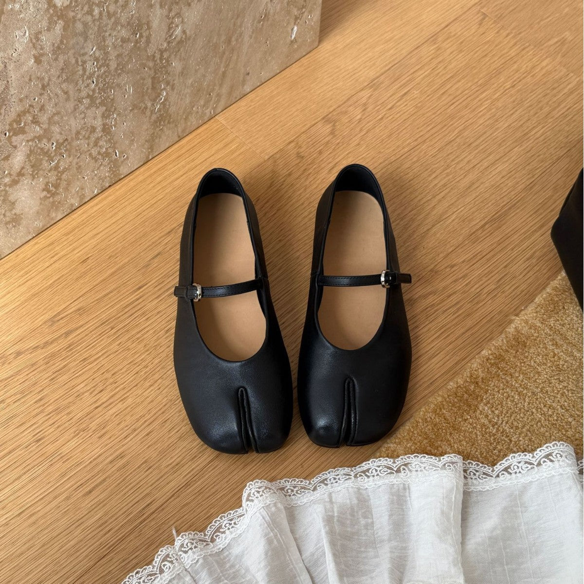 Damen elegante Ballerinas mit verstellbarem Riemchen und weichem Leder R&B