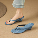 Damen Wedge-Pantoletten mit elegantem Leoprint und komfortablem Fußbett