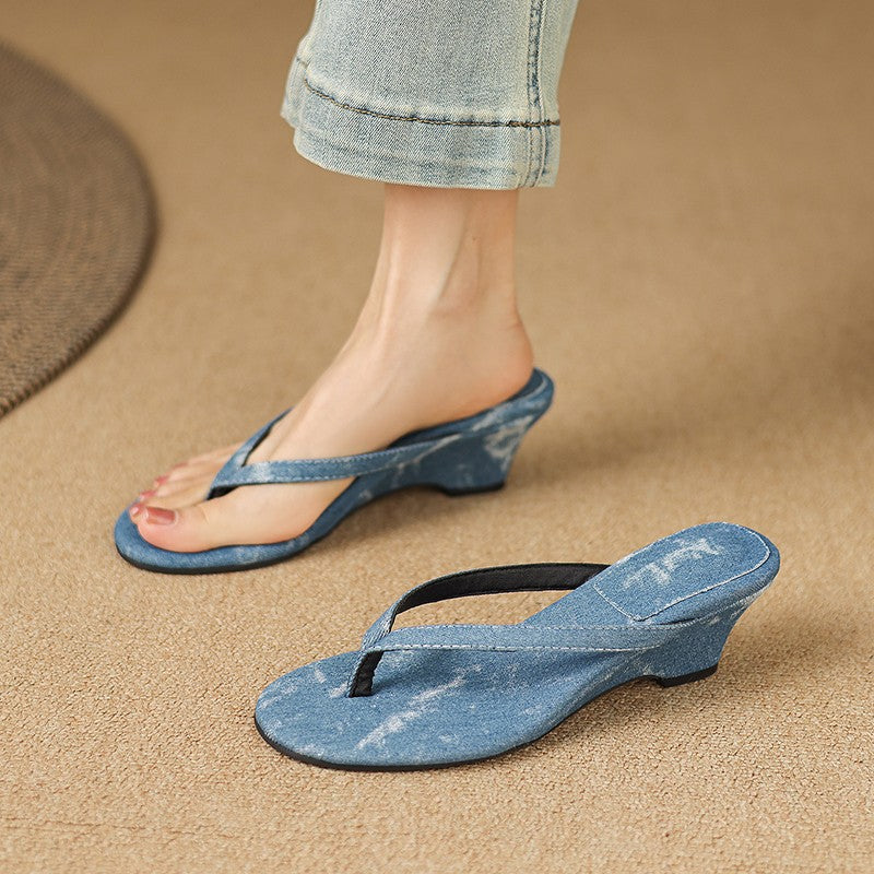 Damen Wedge-Pantoletten mit elegantem Leoprint und komfortablem Fußbett