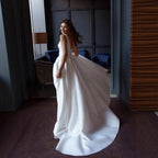 Damen elegantes Hochzeitskleid mit tiefem V-Ausschnitt und seitlichem Schlitz EB