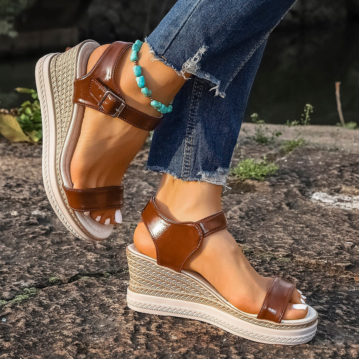 Damen Wedge-Pantoletten mit modischem Riemendesign und komfortabler Sohle R&B