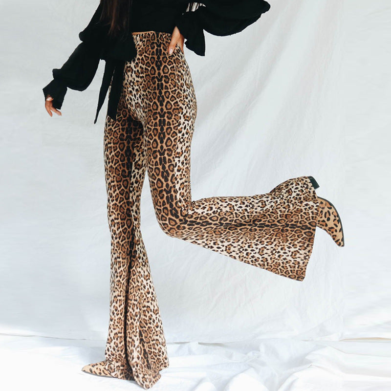 Damen Flared Jeans mit stilvollem Leopardenmuster R&B