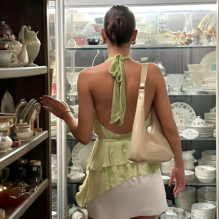 Damen Elegantes Oberteil mit Blumenapplikation und tiefem V-Ausschnitt R&B