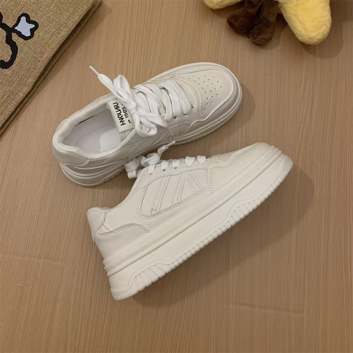 Damen Sportliche Komfort Sneaker mit atmungsaktivem Obermaterial und rutschfester Sohle R&B