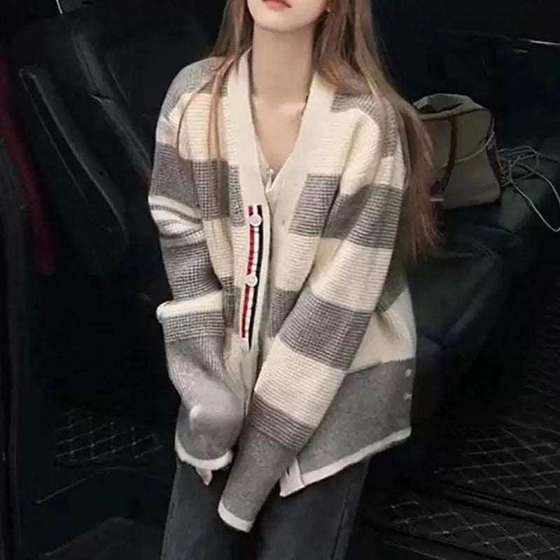 Damen lässiger Strickcardigan mit gestreiftem Muster und praktischen Taschen R&B