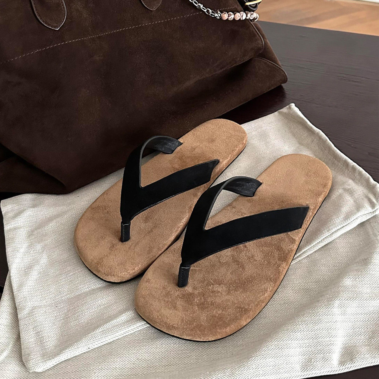 Damen bequeme Zehentrenner-Sandalen mit flexiblem Fußbett und rutschfester Sohle R&B