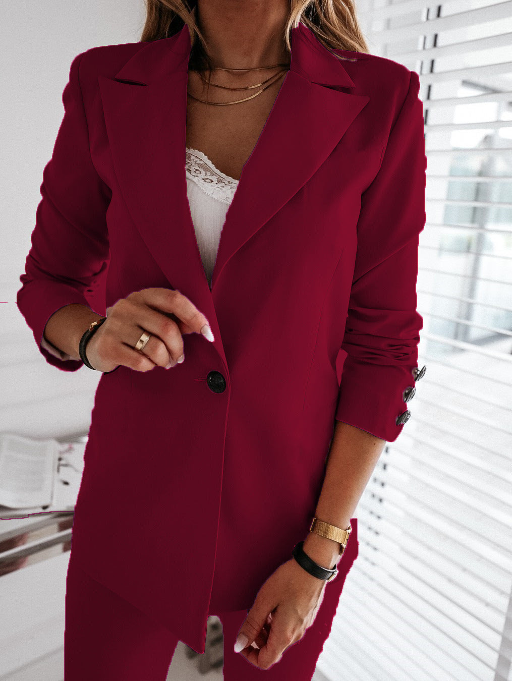 Damen trendiger Blazer-Anzug mit schmalem Schnitt und eleganter Knopfleiste R&B