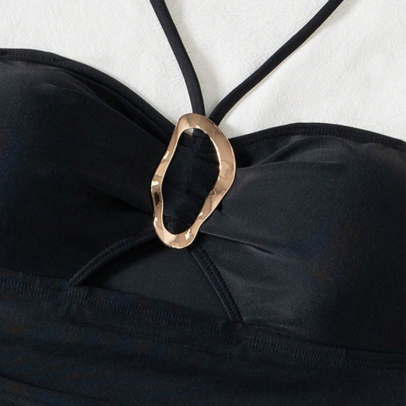 Damen eleganter Badeanzug mit Raffungen und modischem Cut-Out