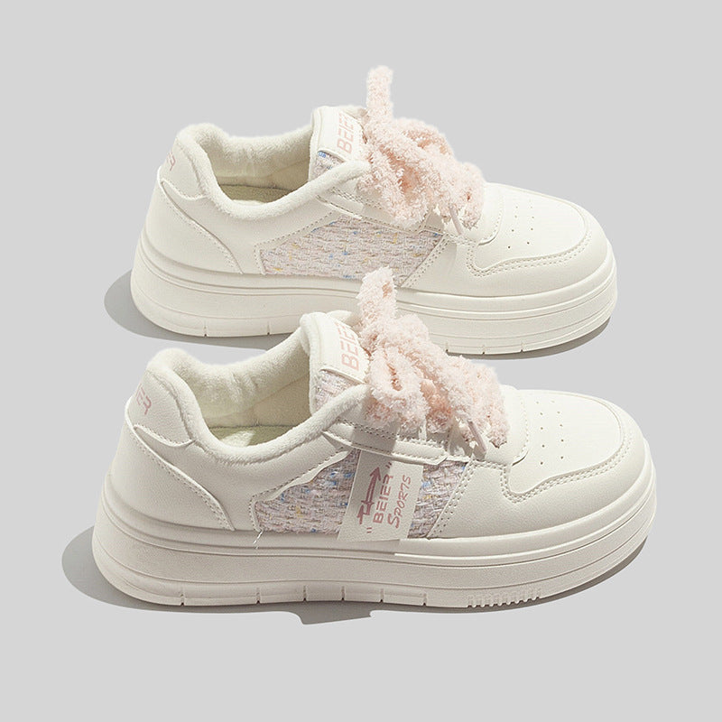 Damen Sneakers mit innovativem, weichem Innenfutter und speziellen Schnürdetails