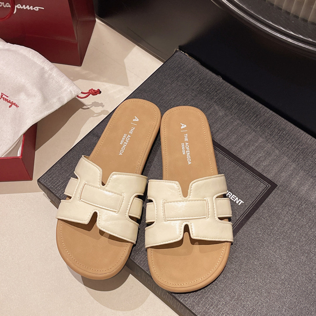 Damen Elegante Slide-Sandalen mit funkelndem Metallverschluss R&B