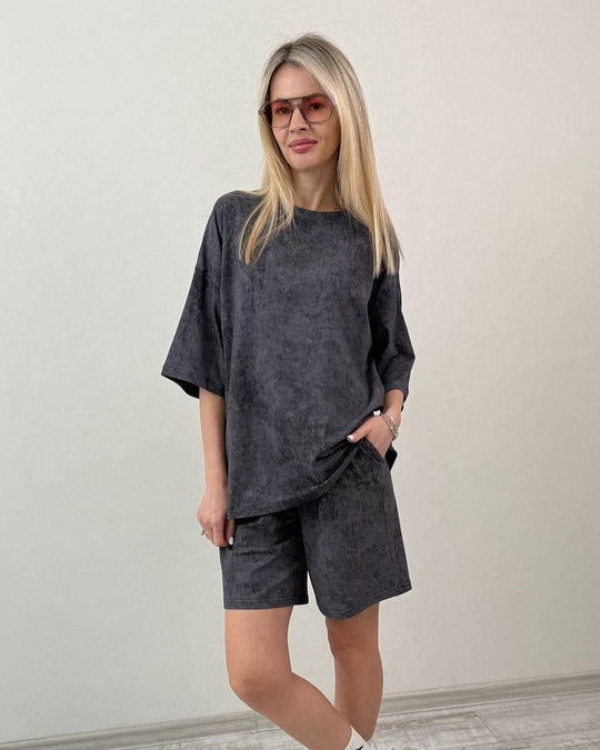 Damen elegantes Freizeit-Set aus locker sitzendem T-Shirt und kurzen Pants R&B