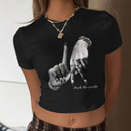 Damen Crop-T-Shirt mit künstlerischem Handdesign und motivierendem Schriftzug R&B