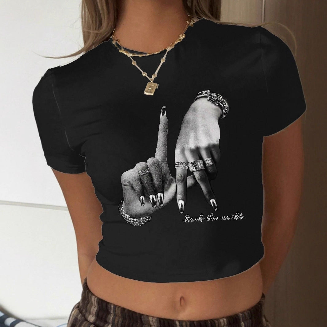 Damen Crop-T-Shirt mit künstlerischem Handdesign und motivierendem Schriftzug R&B