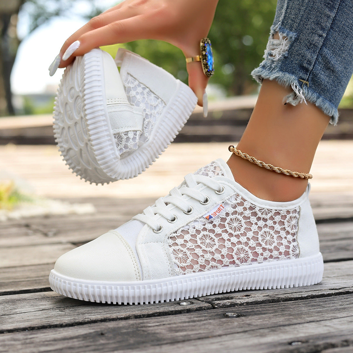 Damen Sneakers mit floraler Spitze und leichter Sohle R&B