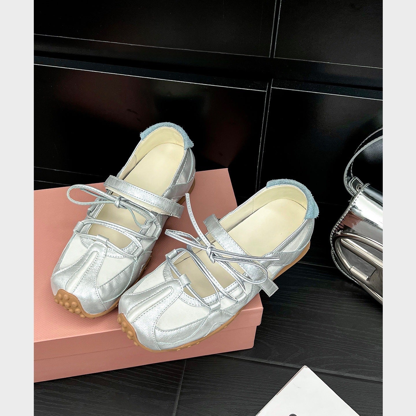 Damen Sneaker mit flexiblem Schnürsystem und atmungsaktivem Obermaterial R&B