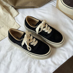 Damen Sneakers mit klassischer Schnürung und robustem Gummiboden