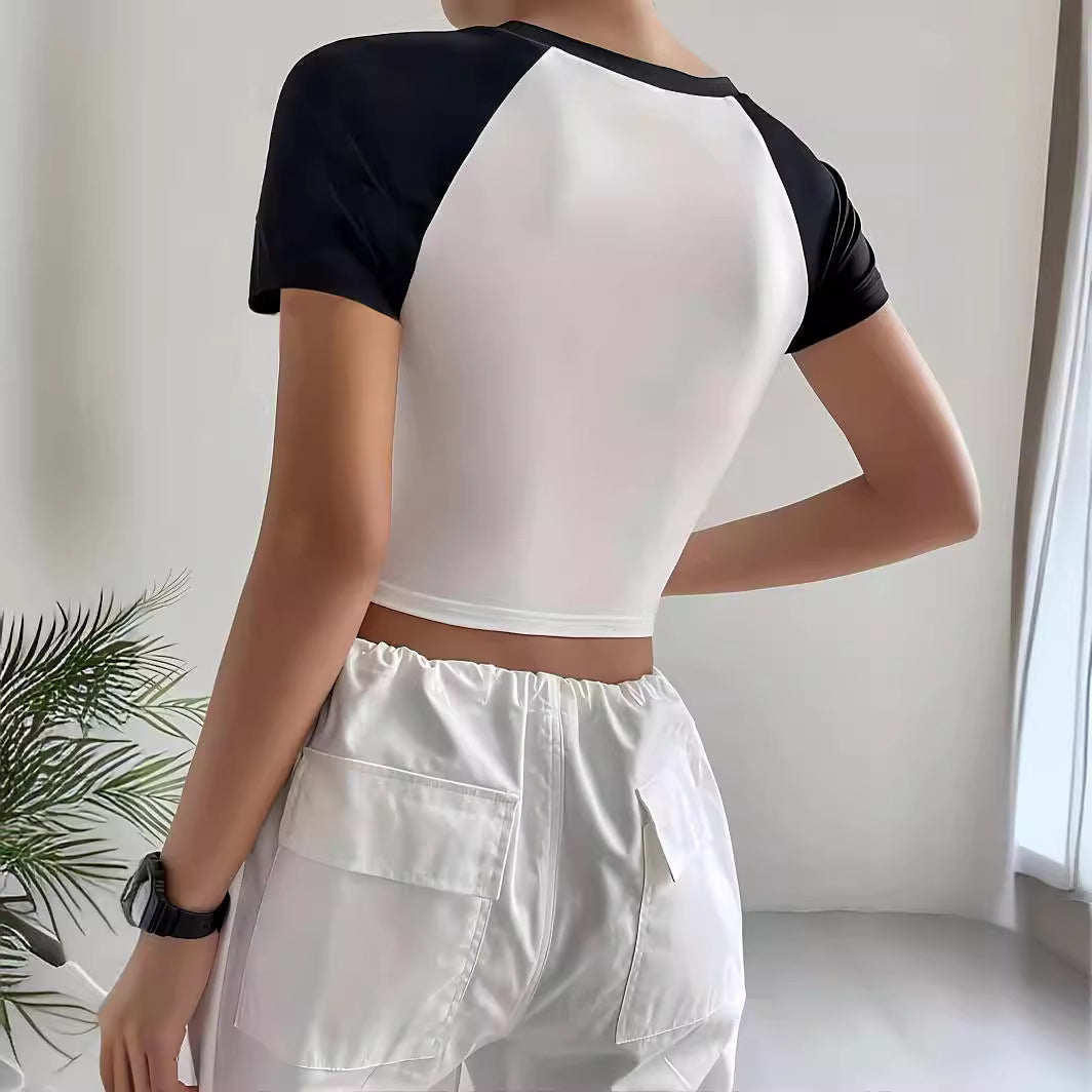 Damen Cropped T-Shirt mit auffälligem Druckdesign R&B