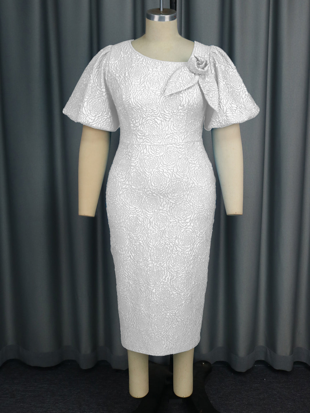 Damen elegantes Etuikleid mit fließenden Puffärmeln und Blumenapplikation R&B