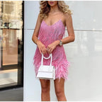 Damen Glitzerndes Abendkleid mit Federn und schimmernden Akzenten R&B