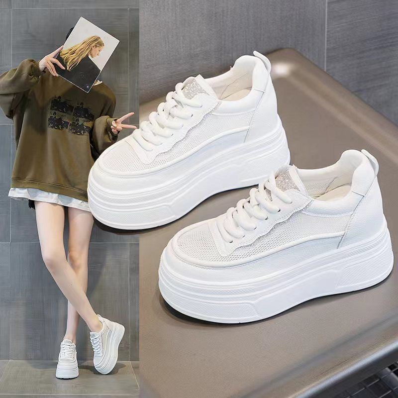 Damen Plateau-Sneaker mit modischen Mesh-Elementen und komfortabler Sohle