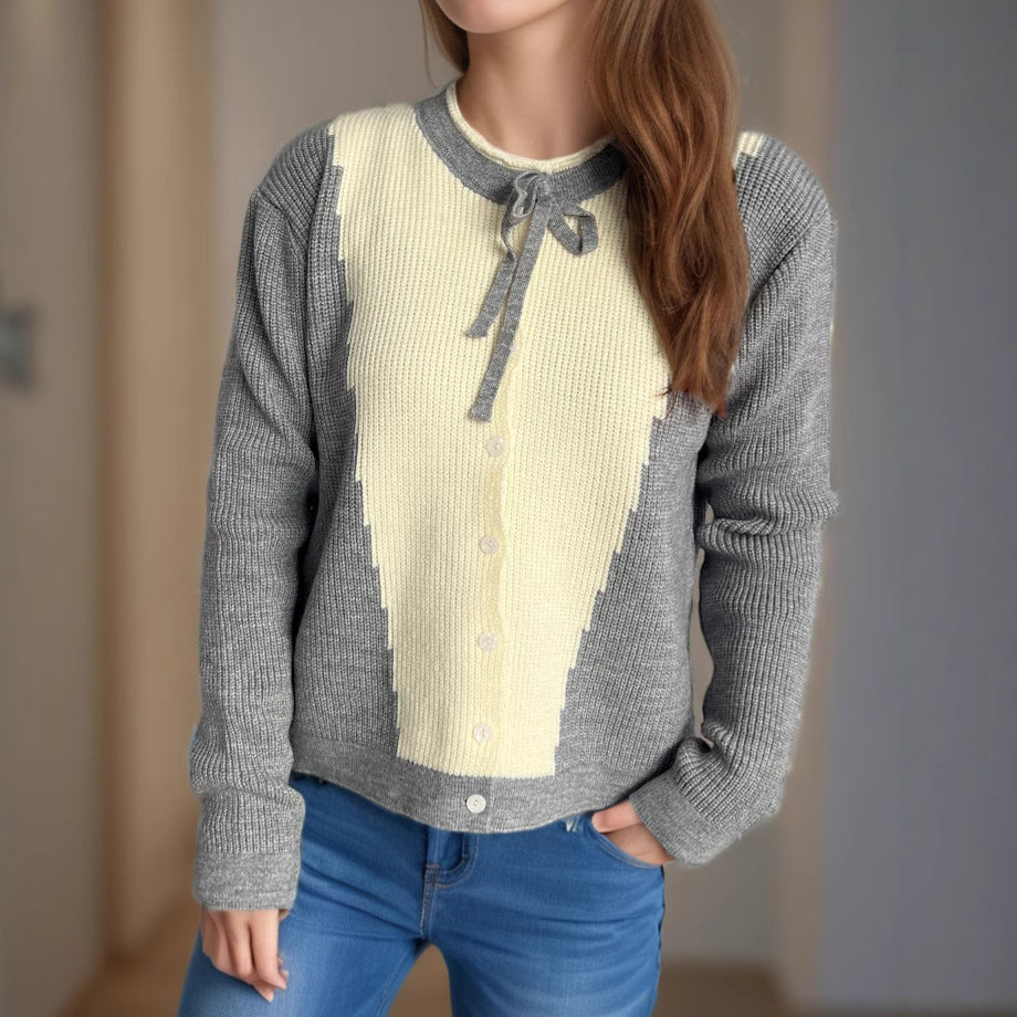Damen Strickjacke mit kontrastierenden Mustern und dekorativen Knopfdetails R&B