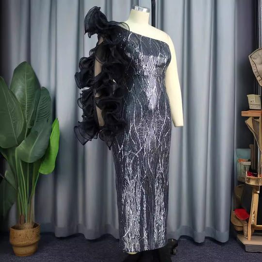 Damen Glitzerndes Abendkleid mit asymmetrischem Schnitt und voluminösen Rüschendetails R&B