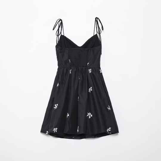 Damen Sommerkleid mit feinen Stickereien und verstellbaren Trägern R&B