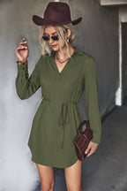 Damen Blusenkleid mit taillierter Schnürung und eleganter Knopfdetailierung R&B