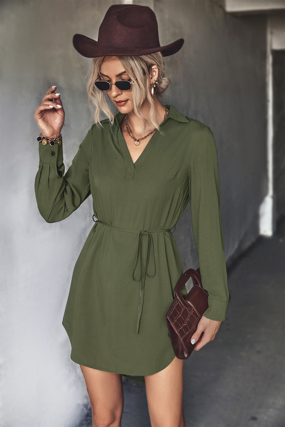 Damen Blusenkleid mit taillierter Schnürung und eleganter Knopfdetailierung R&B