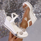 Damen Wedge-Sandaletten mit floralen Applikationen und eleganter Glitzerverzierung R&B