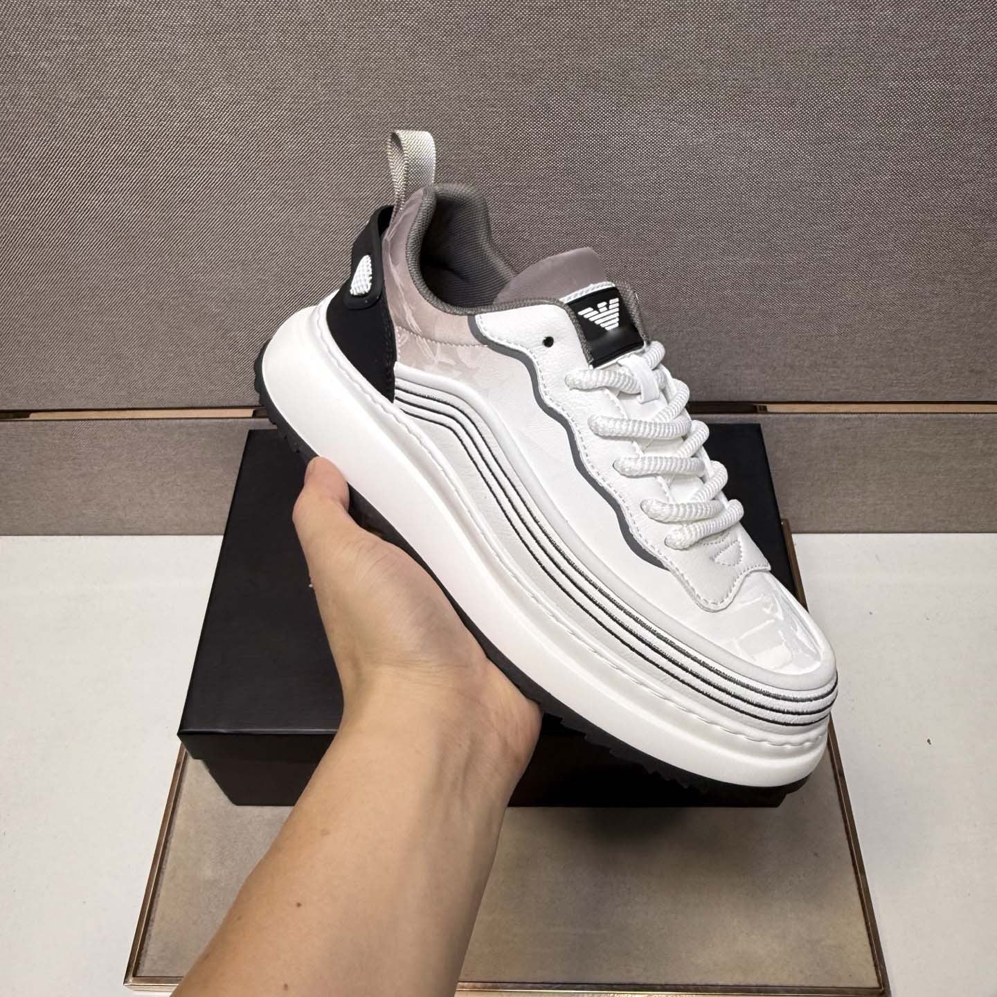 Damen Hochwertige Freizeitsneakers mit innovativer Sohle und modischem Obermaterial R&B