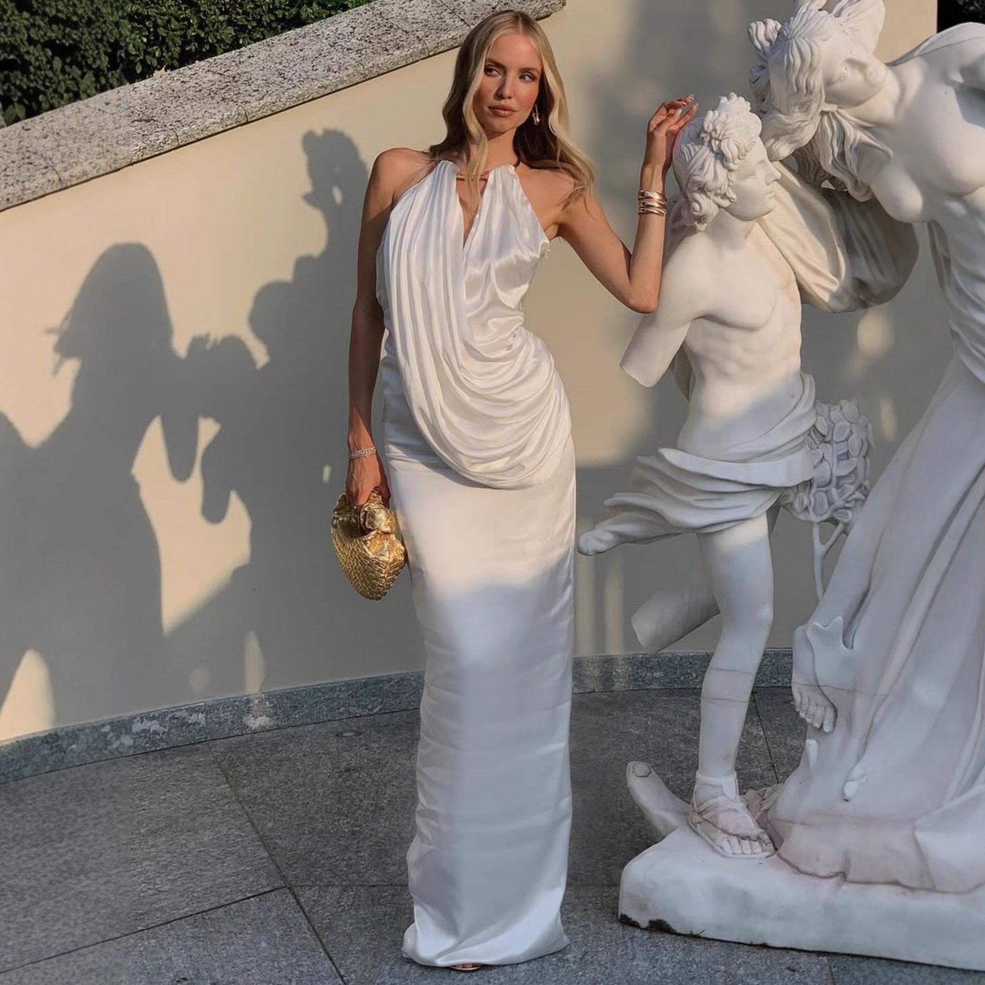 Damen Elegantes Maxikleid mit gerafftem Oberteil und hochwertigem Satinfinish R&B