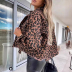 Damen Denimjacke im Leo-Design mit lässigem Schnitt und Fransenabschluss EB