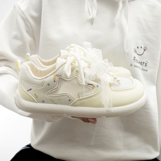 Damen Sneakers mit verspieltem Sternen-Muster und perlenverzierten Schnürsenkeln R&B