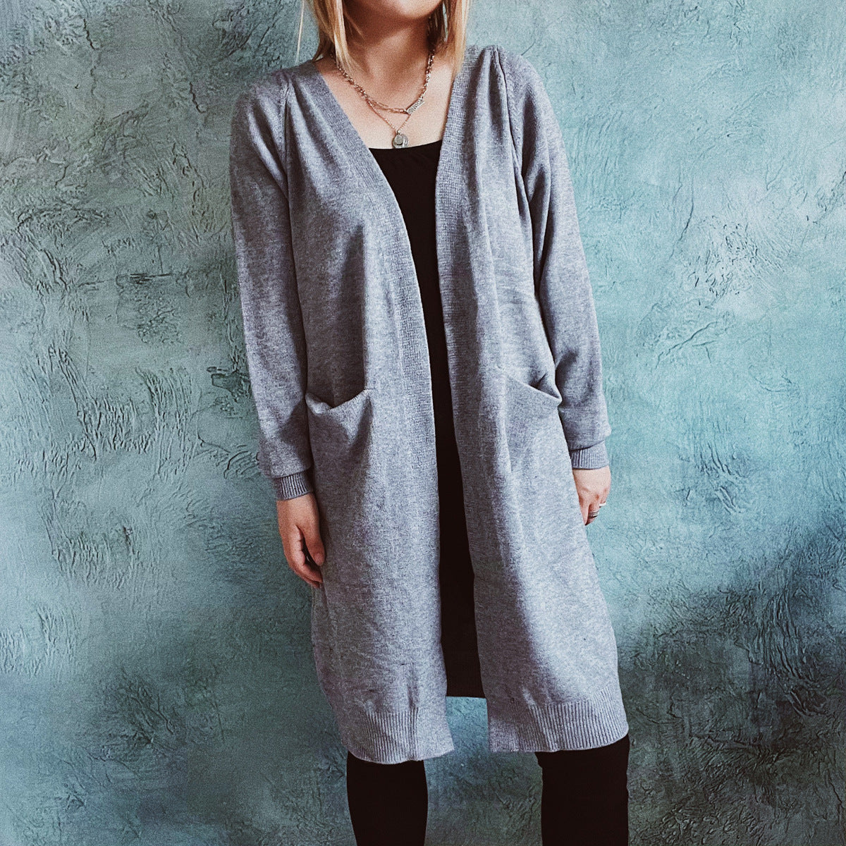 Damen lässige Strickjacke mit tiefem Schnitt und praktischen Taschen R&B