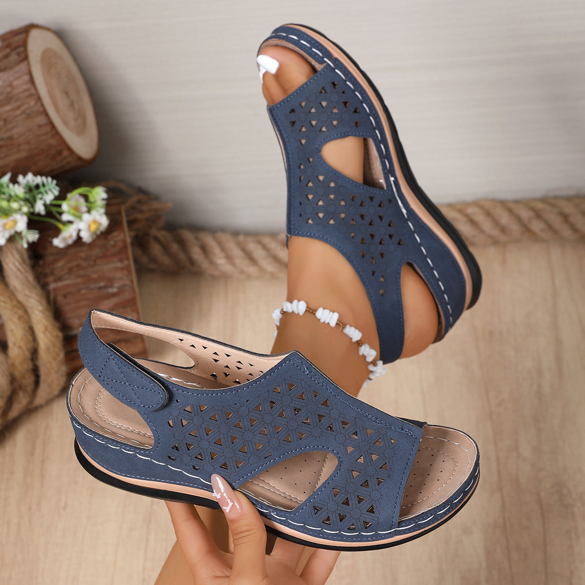 Damen bequeme Schnitt-Sandalen mit atmungsaktiver Obermaterialstruktur und komfortabler Wedge-Sohle R&B